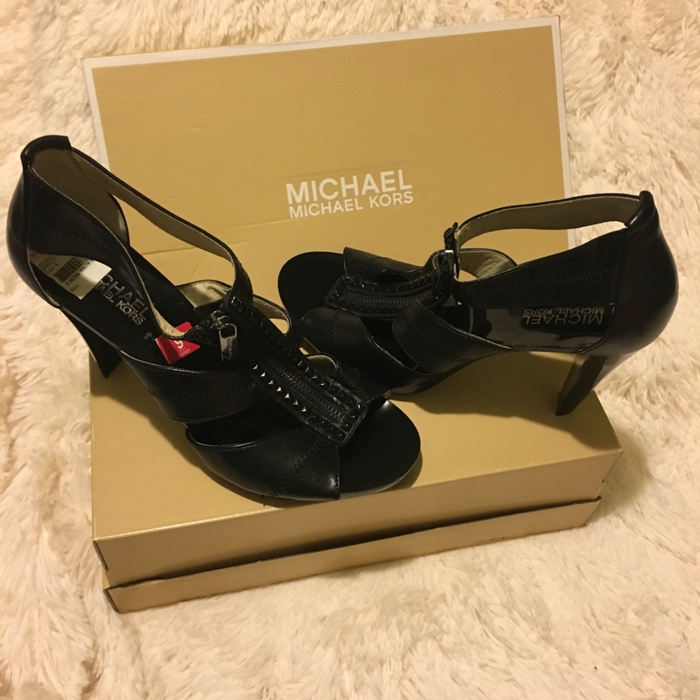 Michael Michael Kors Shoes: Berkley T-Strap